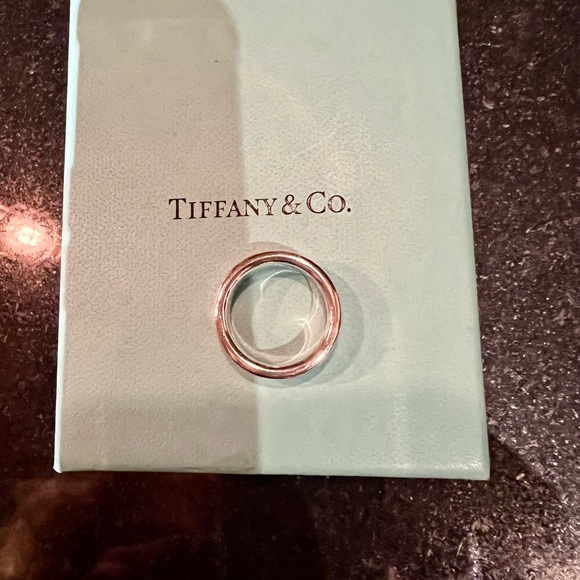 Silver Tiffany & Co ring - Picture 2 of 5